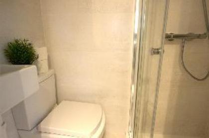 Private Studio Close to Metro #R6 - image 10