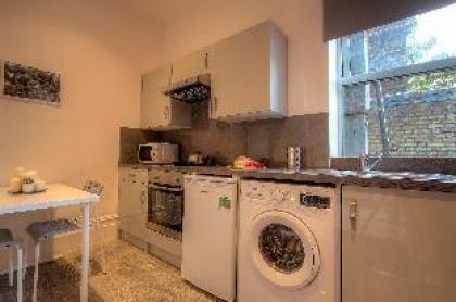 Studio close to central London #RED B - image 2