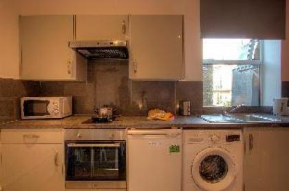 Studio close to central London #RED B - image 4