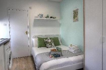 Private Studio in London #RED C  - image 8