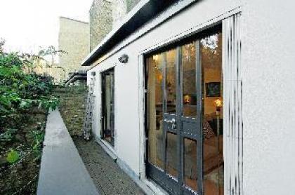 Elegant 2 BR Duplex  Patio by Kensington High St 