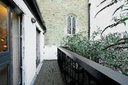 Elegant 2 BR Duplex  Patio by Kensington High St  - image 2