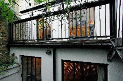Elegant 2 BR Duplex  Patio by Kensington High St  - image 3