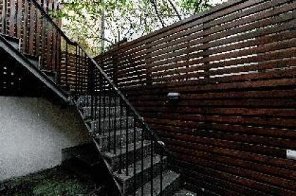 Elegant 2 BR Duplex  Patio by Kensington High St  - image 4