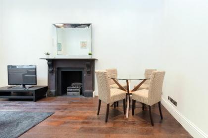 Luxury 2 BDR Apt  Garden View in Queens Gardens 