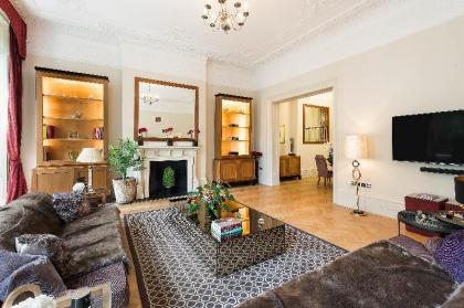 Grand Ambassadorial Triplex Apartment Hyde Park - image 2
