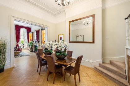 Grand Ambassadorial Triplex Apartment Hyde Park - image 5