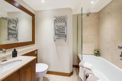 Grand Ambassadorial Triplex Apartment Hyde Park - image 8