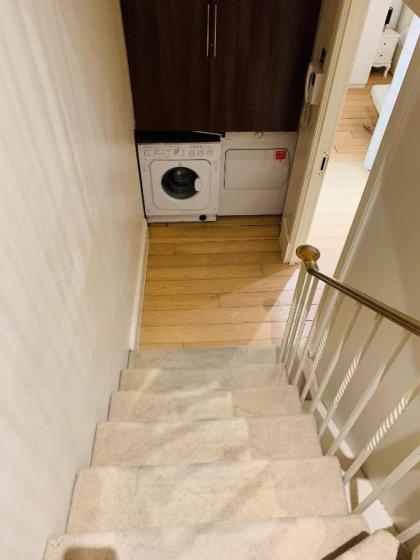 Piccadilly Circus Suites - image 10
