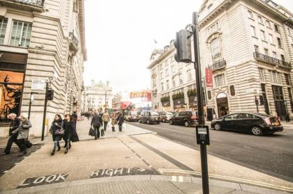 Piccadilly Circus Suites - image 12