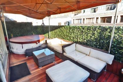 Piccadilly Circus Suites - image 15