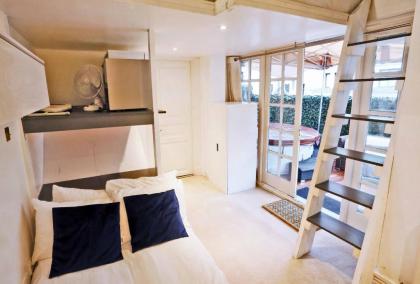 Piccadilly Circus Suites - image 20