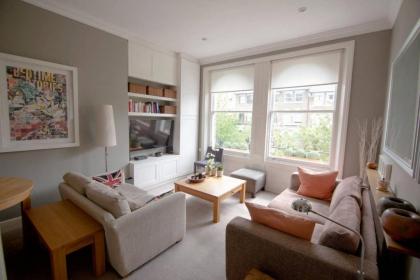 Wonderful 2 Bedroom in Quiet Area near Camden Square - image 2