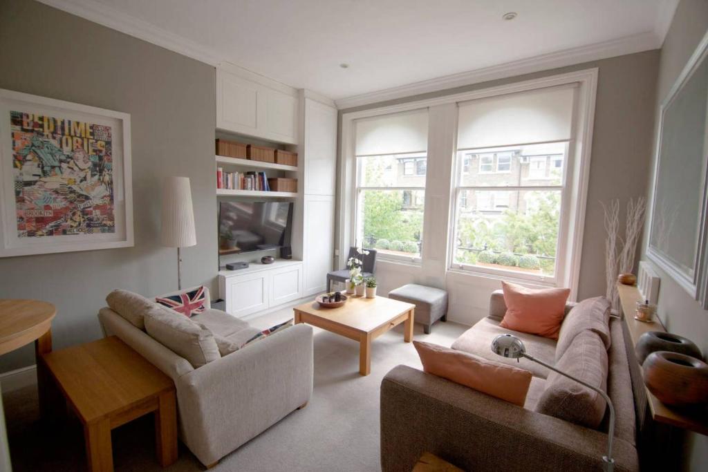 Wonderful 2 Bedroom in Quiet Area near Camden Square - image 2