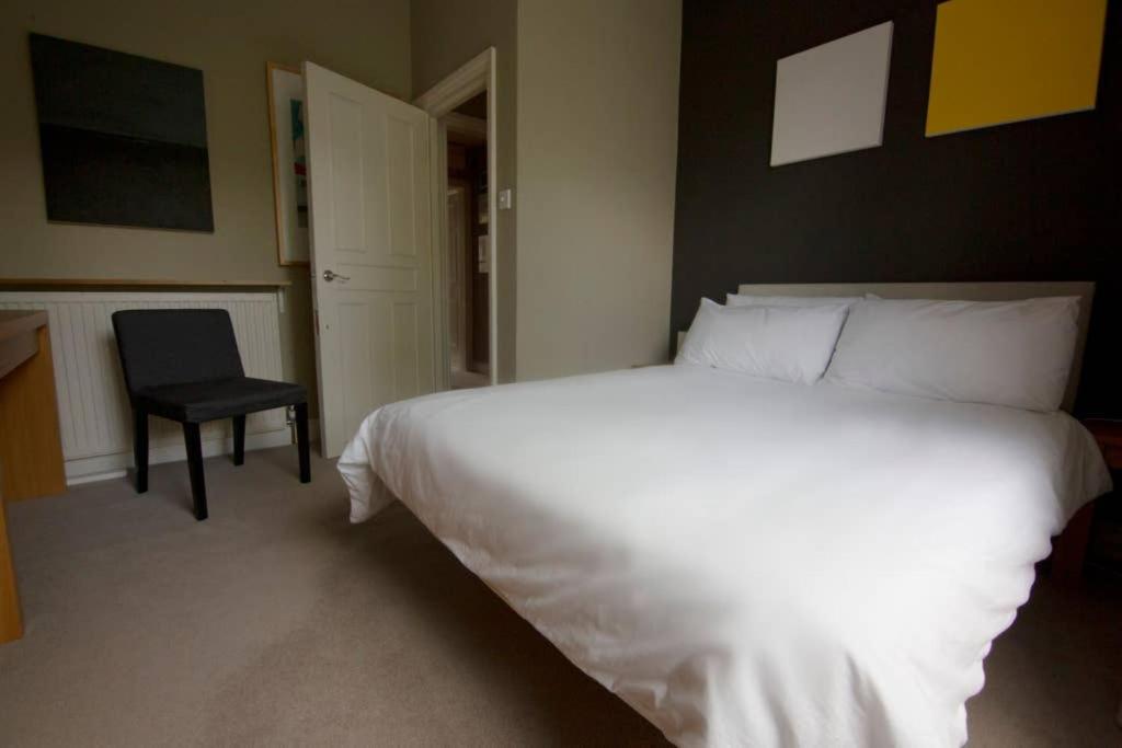 Wonderful 2 Bedroom in Quiet Area near Camden Square - image 5