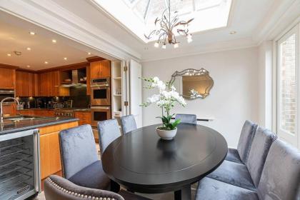 Stunning 6-bed house near Harrods in Knightsbridge - image 13