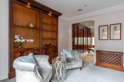 Stunning 6-bed house near Harrods in Knightsbridge - image 14