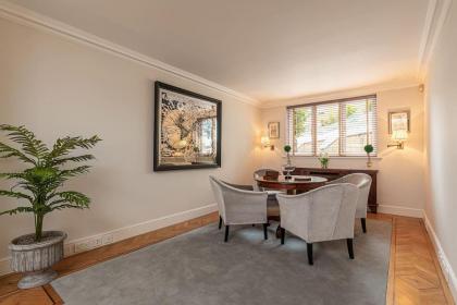 Stunning 6-bed house near Harrods in Knightsbridge - image 17