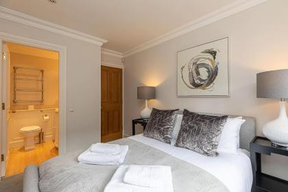 Stunning 6-bed house near Harrods in Knightsbridge - image 18