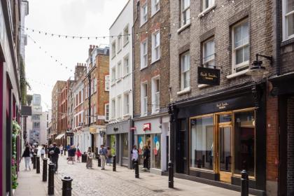 Urban Chic - Exeter - image 3