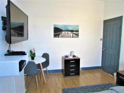 Home away from home - image 6