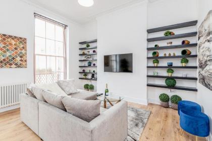 Bright & Spacious 4beds home - Kensington High Street-Olympia - image 13