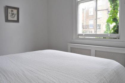 Bright 1 Bedroom Ladbroke Grove Flat - image 5
