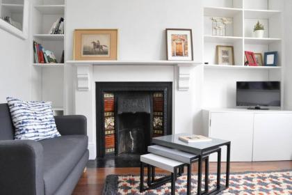Bright 1 Bedroom Ladbroke Grove Flat - image 7