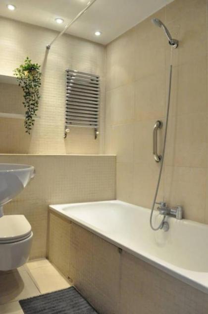 Bright 1 Bedroom Ladbroke Grove Flat - image 8