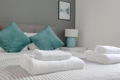 Stunning 3 Bedroom 2 Bath in Fantastic Location - image 10
