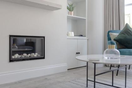 Stunning 3 Bedroom 2 Bath in Fantastic Location - image 14
