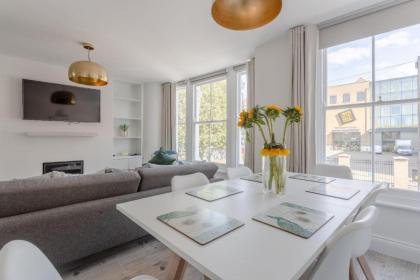 Stunning 3 Bedroom 2 Bath in Fantastic Location - image 19