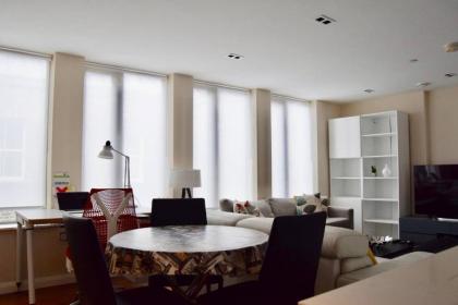 Modern 1 Bedroom Flat in Holborn - image 2
