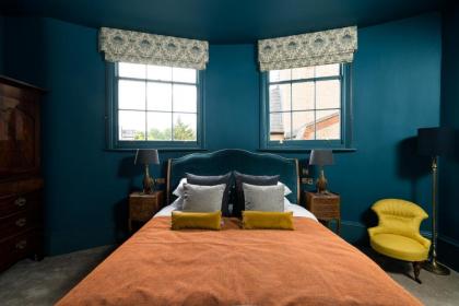 Aragon House - image 1