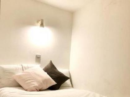 Double Mezzanine Studio Hyde Park L21 - image 3