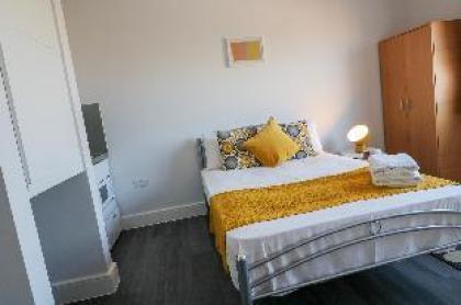 Stylish studio 30 Minutes to central london F4 - image 9