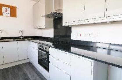 Comfy Studio in Kingsbury F7