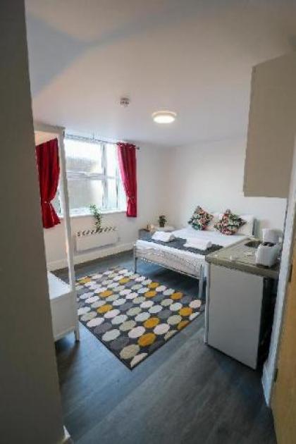 Stylish Studio Kingsbury F8 - image 8