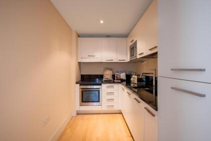 Sir John Lyon House by TheSqua.re - image 4