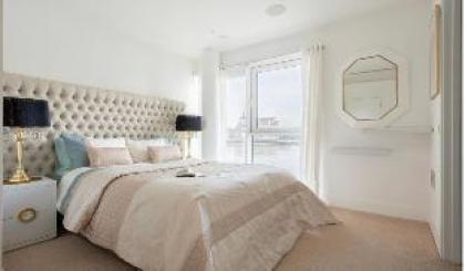 Riverwalk apartment - image 12