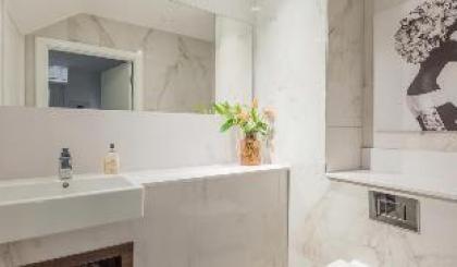 Riverwalk apartment - image 14