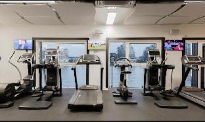 Riverwalk apartment - image 20