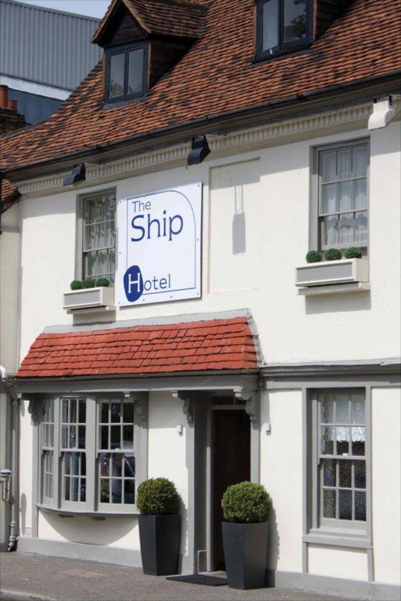 Best Western Ship Hotel - main image
