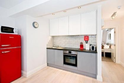 Eldon Chambers Flat 1 by City Living London - image 4
