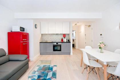 Eldon Chambers Flat 1 by City Living London - image 5