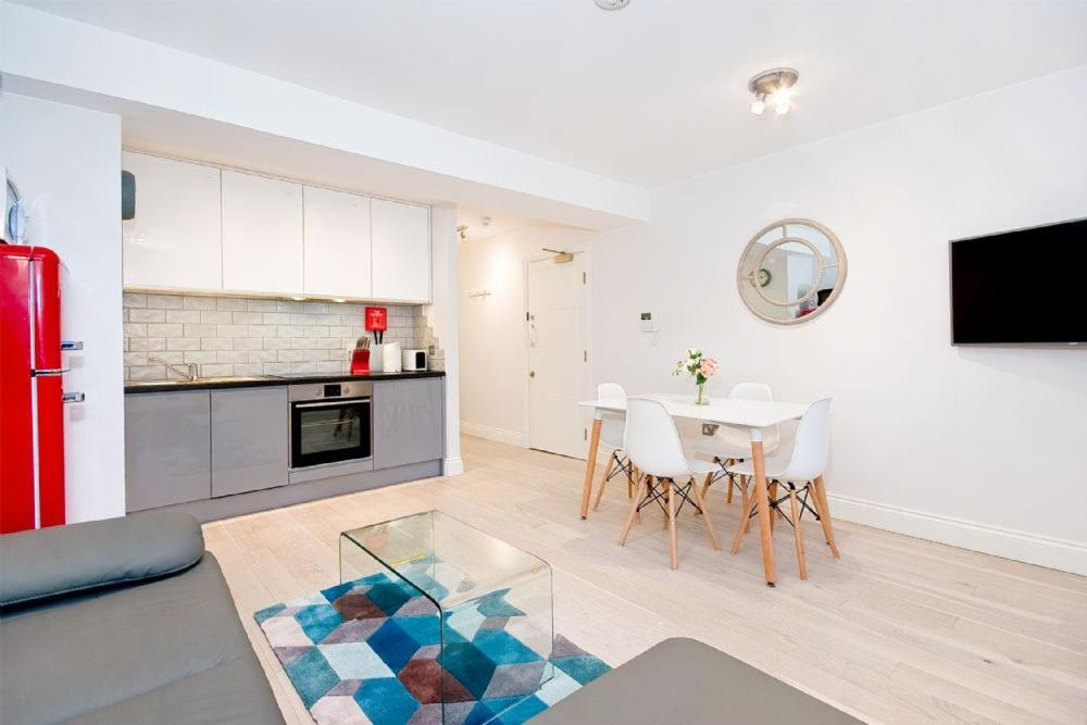 Eldon Chambers Flat 1 by City Living London - image 6