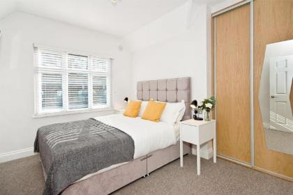 F6 Greek Street by City Living London - image 10