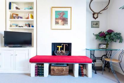 Short Term Let in Fulham - image 13