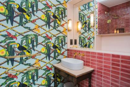 Quirky 2 Bedroom Portobello House With Roof Terrace - image 10