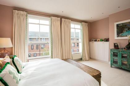 Quirky 2 Bedroom Portobello House With Roof Terrace - image 17